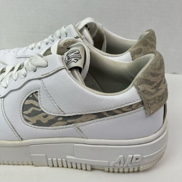 Nike Air Force 1 Pixel SE Zebra Sneakers Low Top Platform Womens Sz 7 White Gray - Picture 3 of 16
